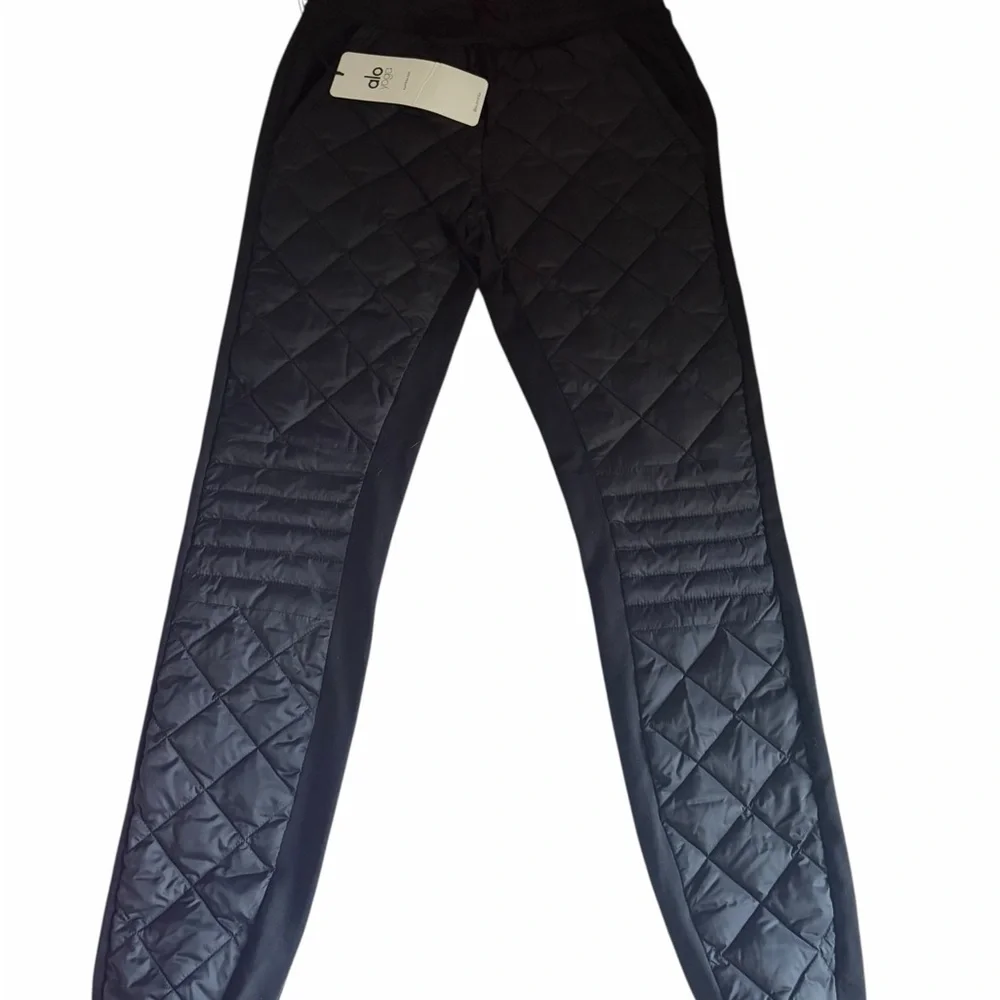 Alo Yoga Airbrush Winter Warm High-Waist Moto Puffer Pant | Medium | NWT